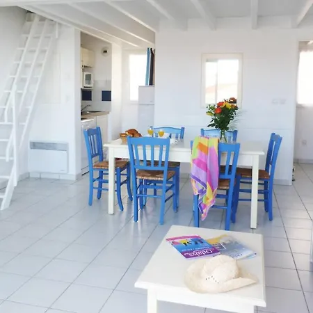 2p4 Sea/pool View Apartment *