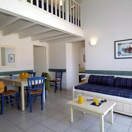 2p4 Sea/pool View Apartment *